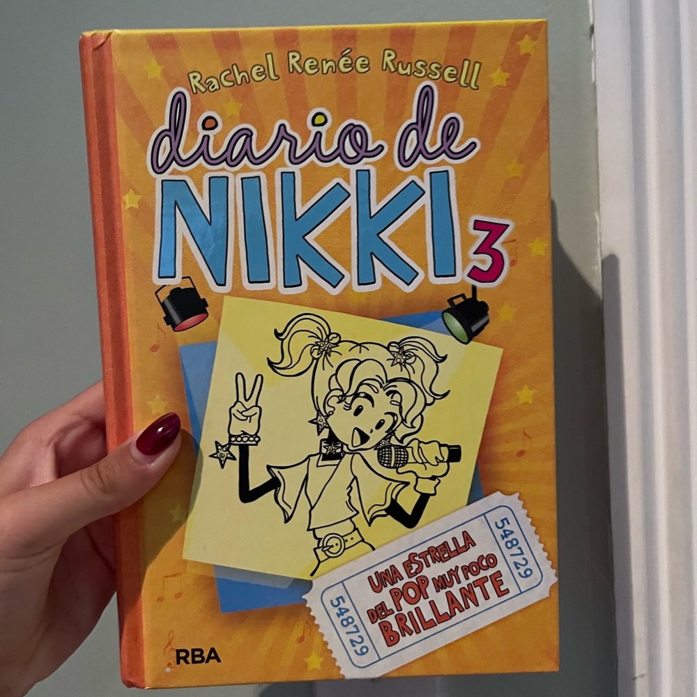 Diario de Nikki 3: una estrella del pop muy poco brillante